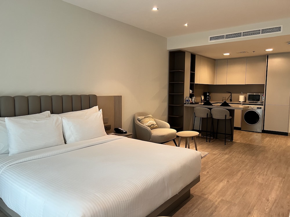 Residence Inn by Marriott Sheikh Zayed Road — Hotel rooms in Dubai