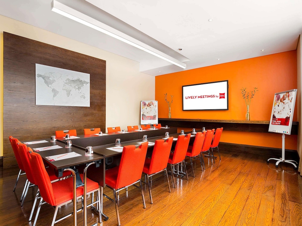 ibis Dubai Al Rigga — Hotel building in Dubai
