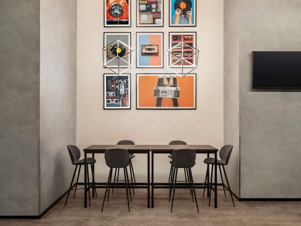 ibis Dubai Al Rigga — Restaurant & bars in Dubai