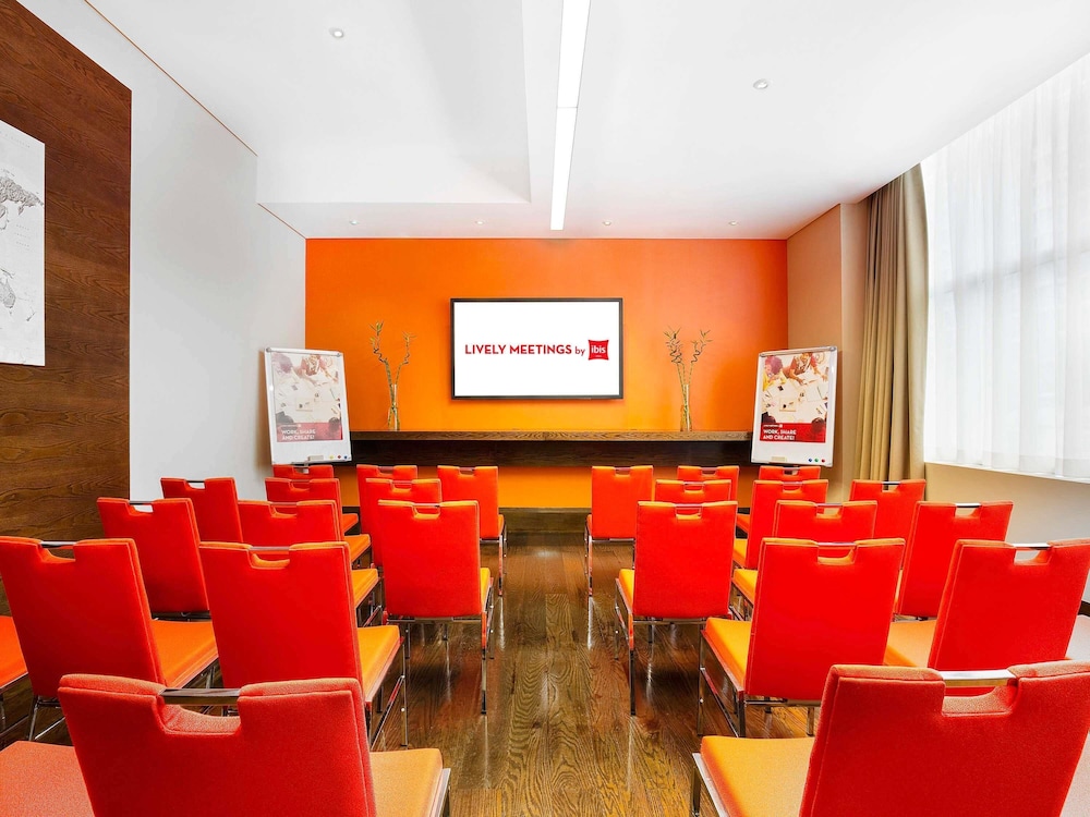 ibis Dubai Al Rigga — Hotel building in Dubai