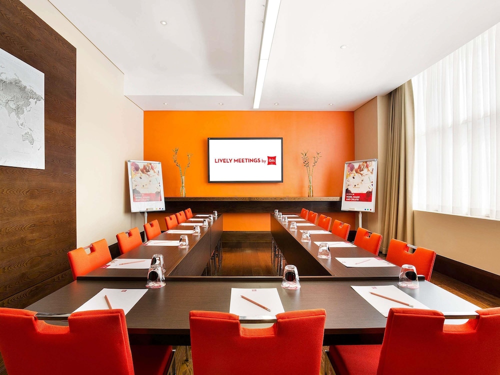 ibis Dubai Al Rigga — Hotel building in Dubai