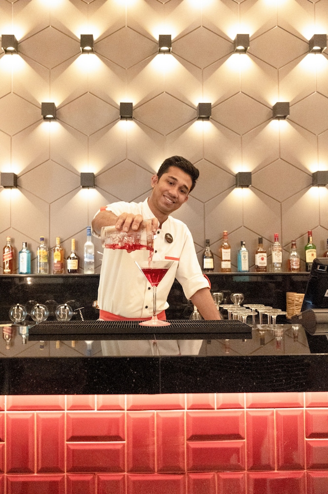 ibis Dubai Al Rigga — Restaurant & bars in Dubai