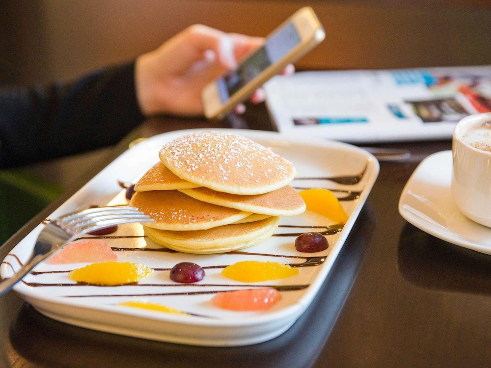 ibis Dubai Al Rigga — Restaurant & bars in Dubai