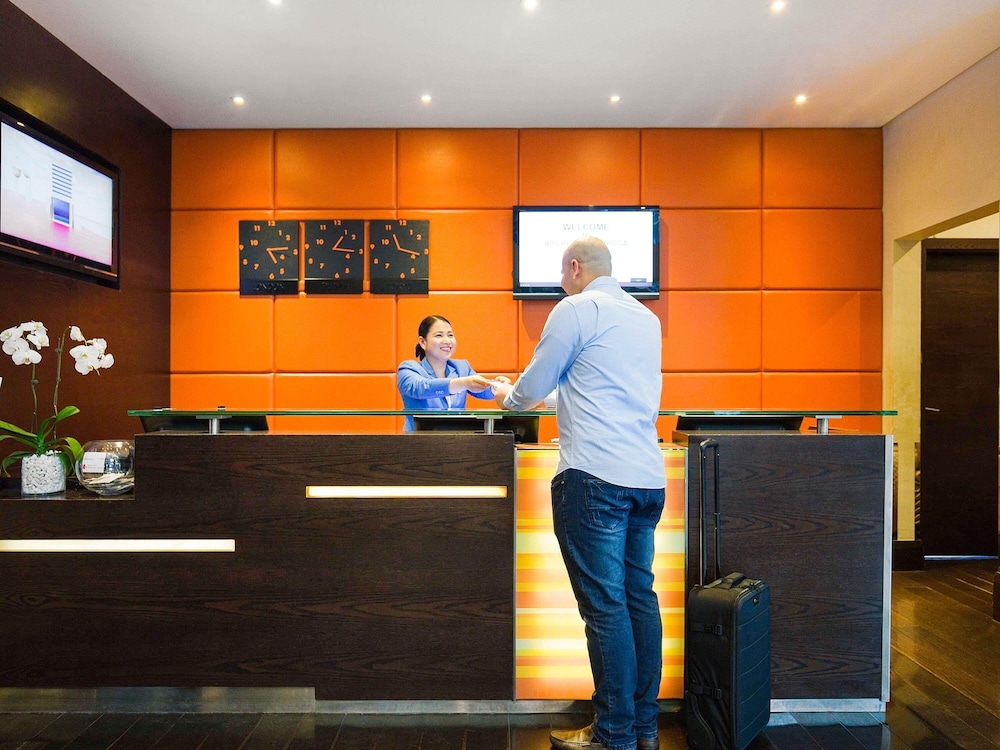 ibis Dubai Al Rigga — Hotel building in Dubai