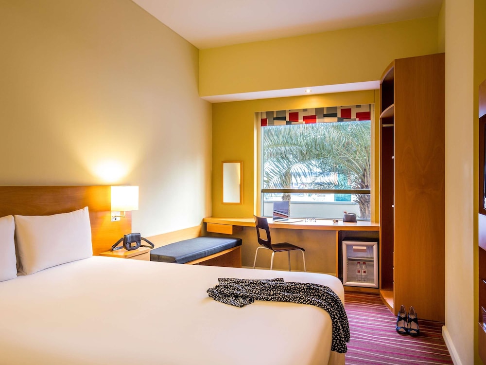 ibis Mall Avenue Dubai — Hotel rooms in Dubai