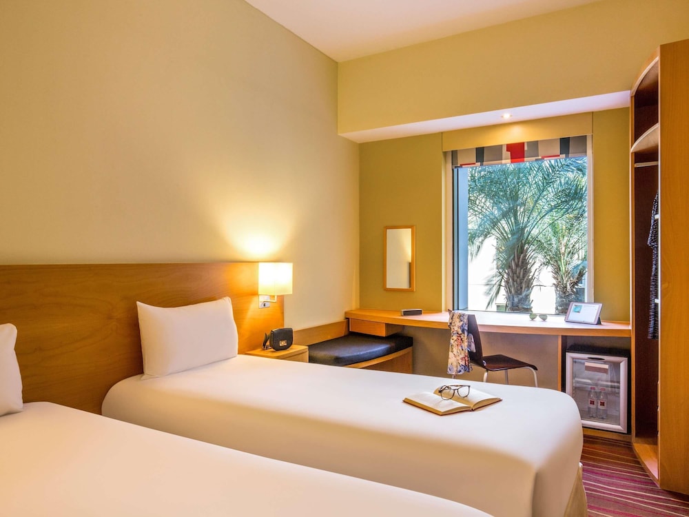 ibis Mall Avenue Dubai — Hotel rooms in Dubai