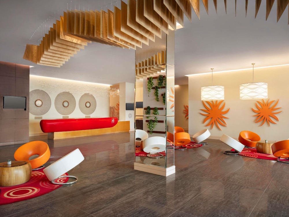 ibis Mall Avenue Dubai — Hotel building in Dubai