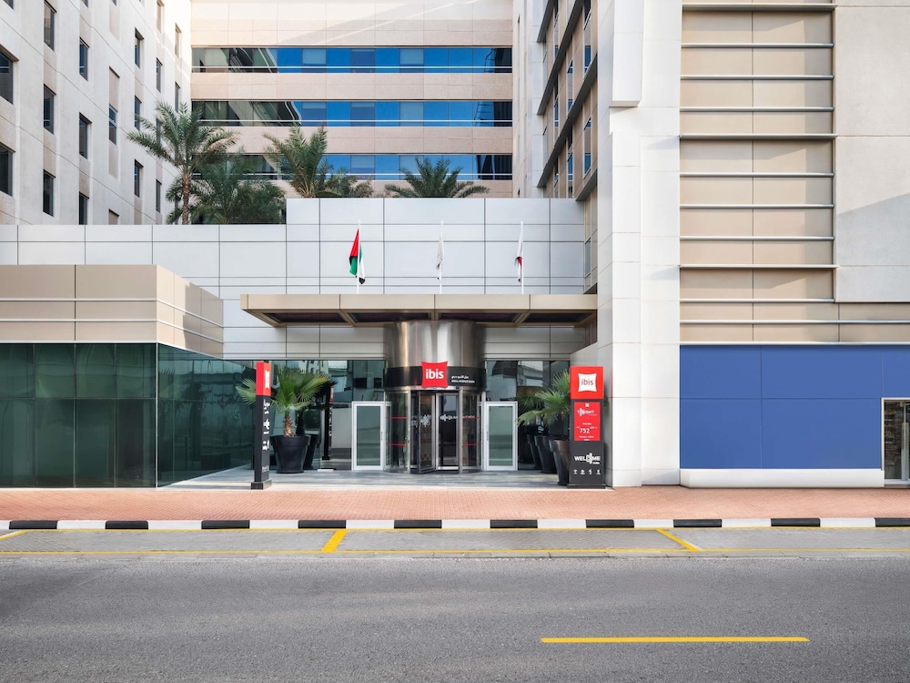 ibis Mall Avenue Dubai — Hotel building in Dubai