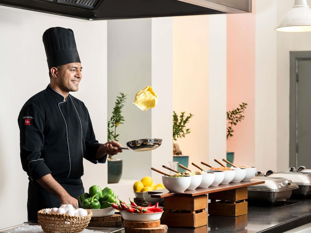 ibis Mall Avenue Dubai — Restaurant & bars in Dubai