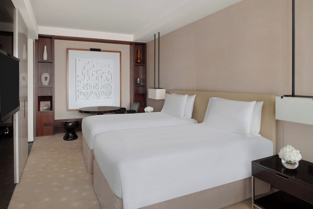 InterContinental Dubai Festival City by IHG — Hotel rooms in Dubai