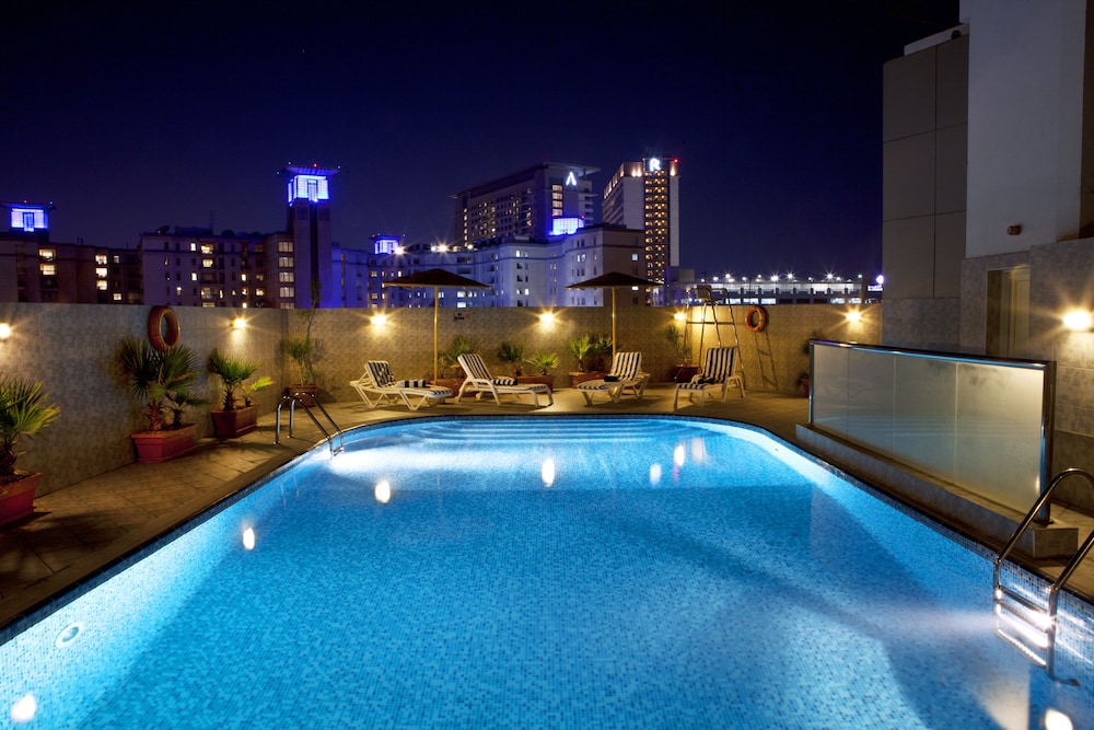 Landmark Hotel Riqqa — Swimming pool in Dubai