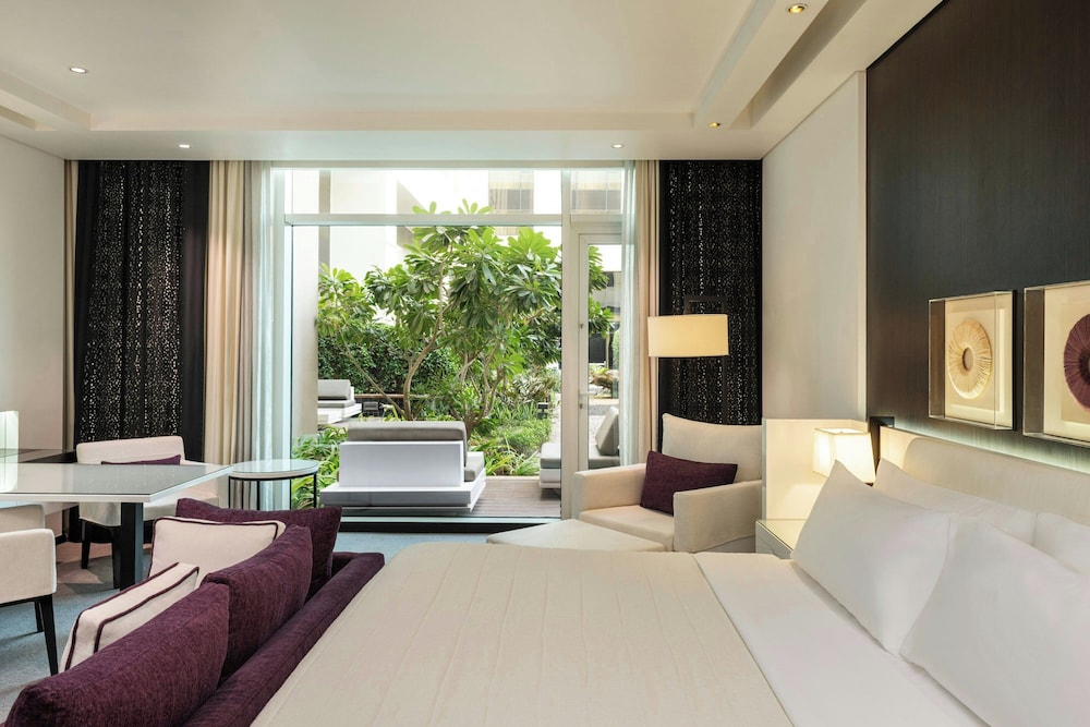 Le Meridien Dubai Hotel & Conference Centre — Hotel rooms in Dubai