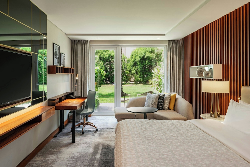 Le Meridien Dubai Hotel & Conference Centre — Hotel rooms in Dubai