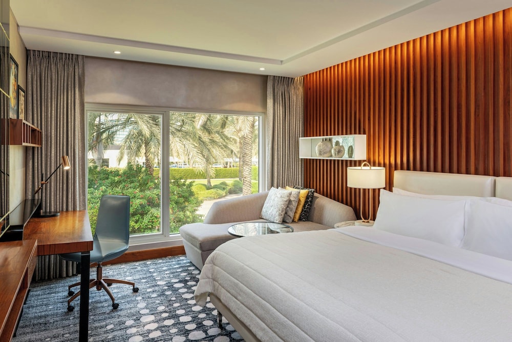 Le Meridien Dubai Hotel & Conference Centre — Hotel rooms in Dubai