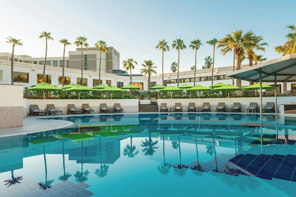 Le Meridien Dubai Hotel & Conference Centre