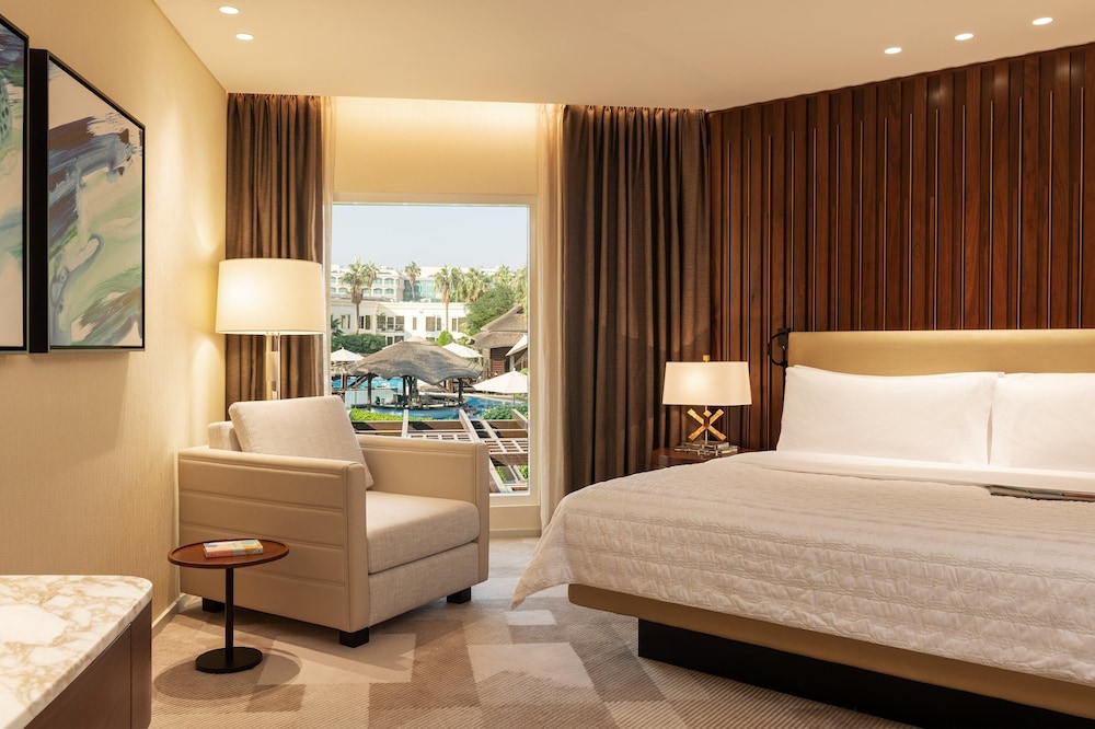 Le Meridien Dubai Hotel & Conference Centre — Hotel rooms in Dubai