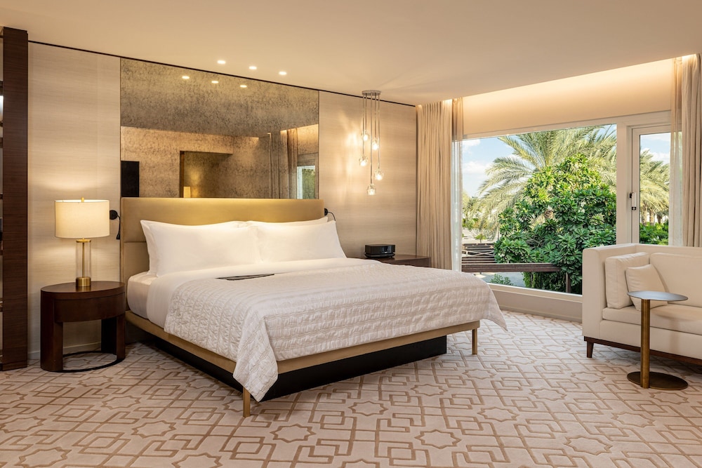 Le Meridien Dubai Hotel & Conference Centre — Hotel rooms in Dubai