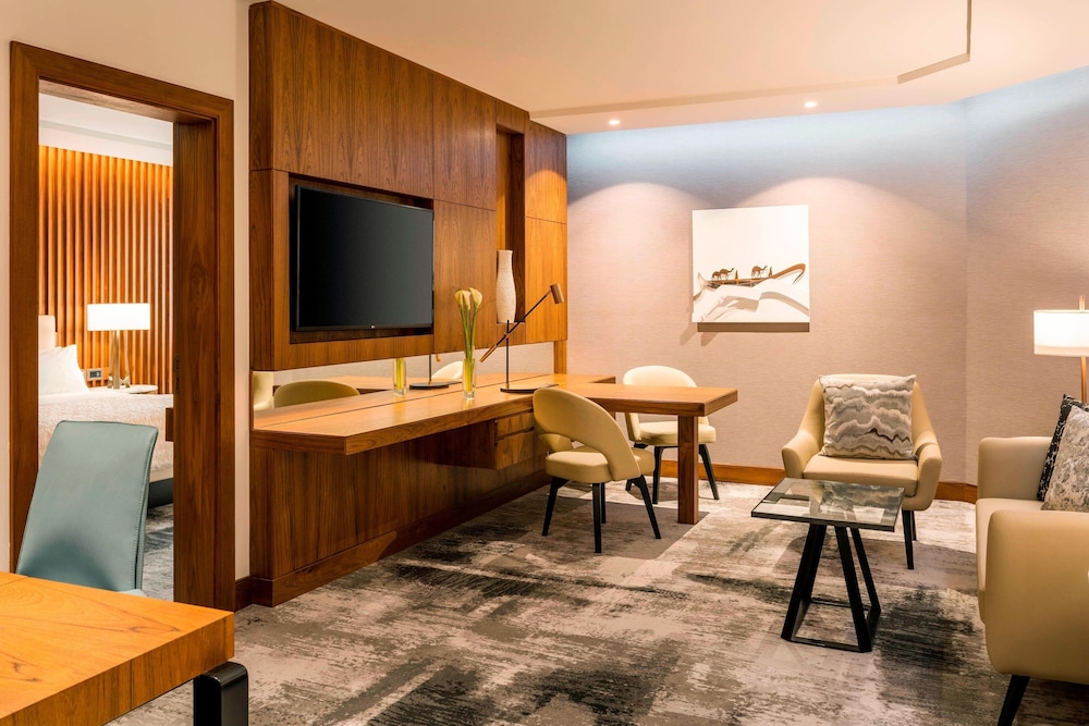 Le Meridien Dubai Hotel & Conference Centre — Hotel rooms in Dubai