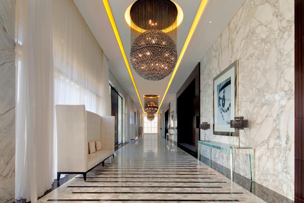 Le Meridien Dubai Hotel & Conference Centre — Hotel building in Dubai