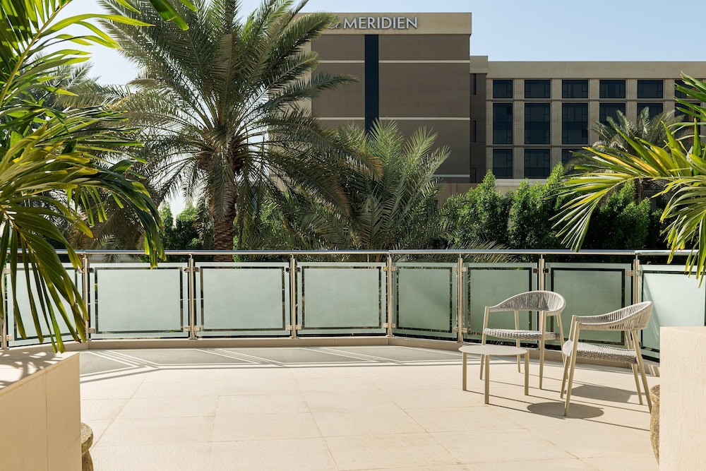 Le Meridien Dubai Hotel & Conference Centre — Hotel building in Dubai