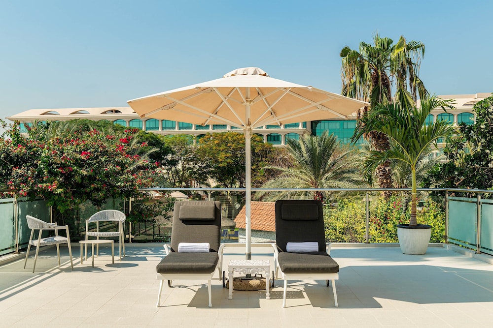 Le Meridien Dubai Hotel & Conference Centre — Hotel building in Dubai