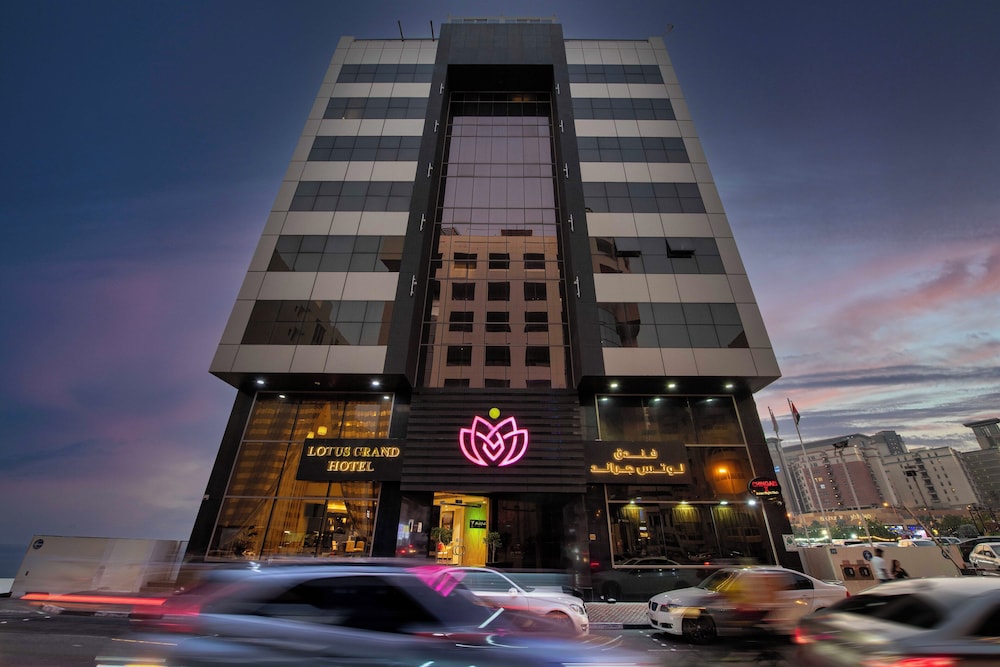 Lotus Grand Hotel - zdjęcie 2