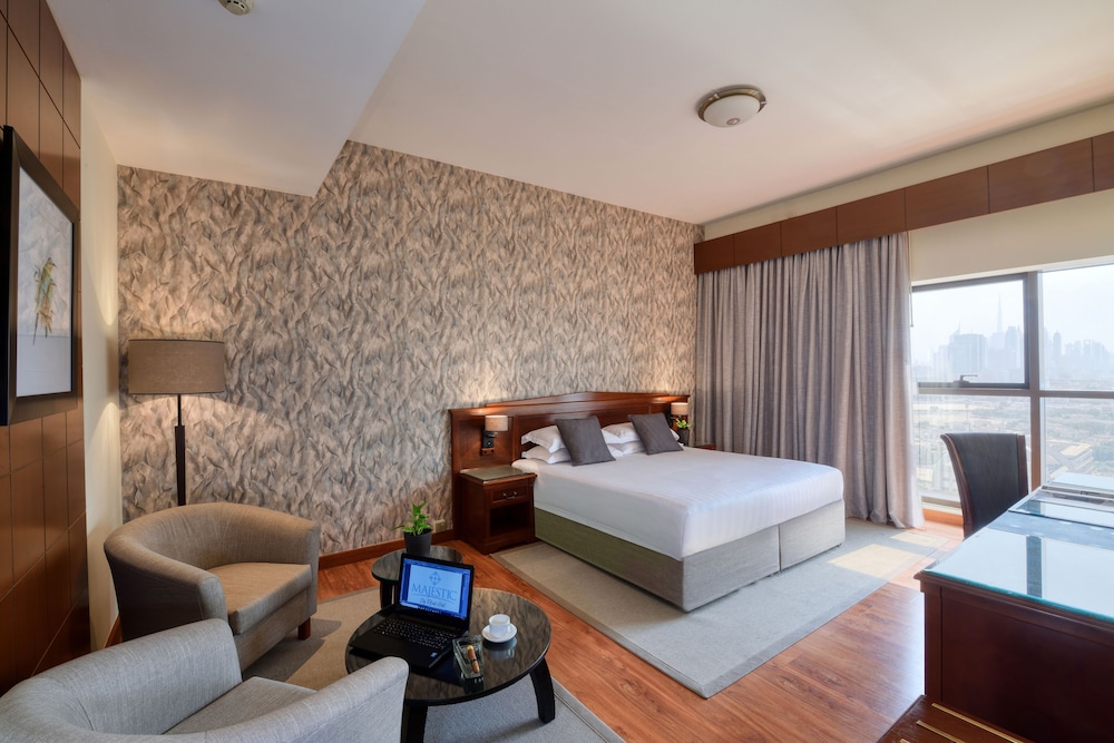 Majestic City Retreat Hotel — Hotel rooms in Dubai