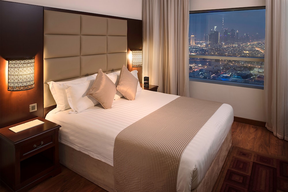 Majestic City Retreat Hotel — Hotel rooms in Dubai