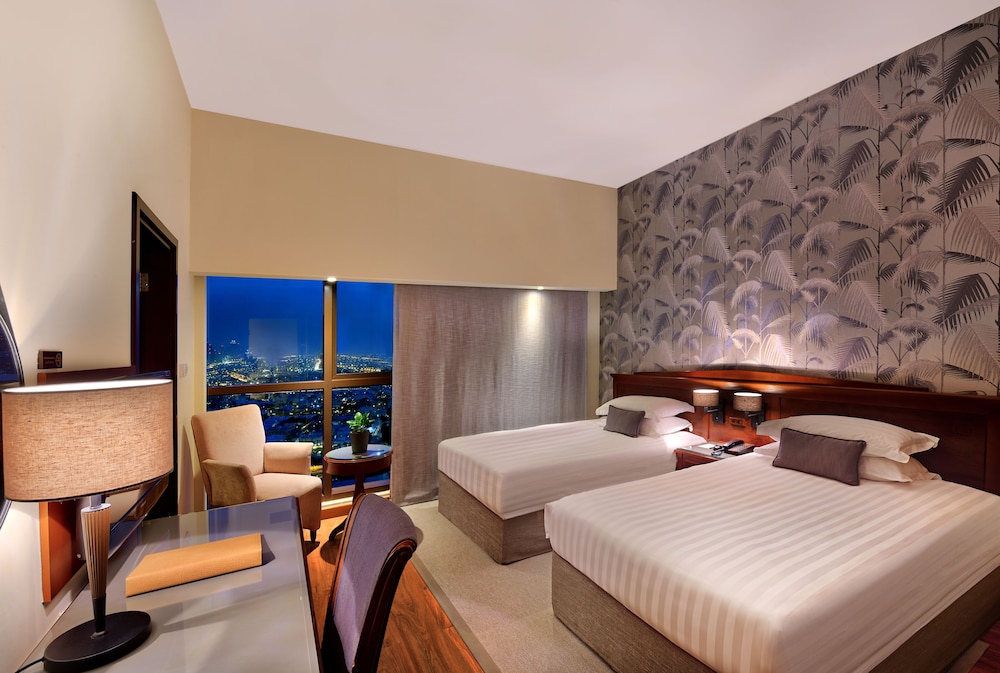 Majestic City Retreat Hotel — Hotel rooms in Dubai