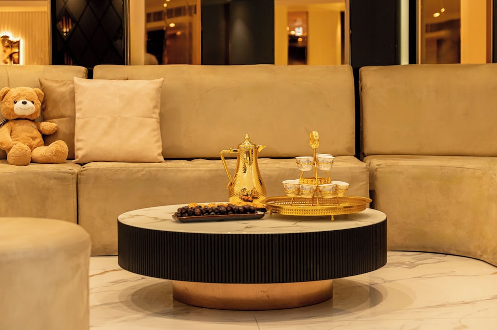 Majestic City Retreat Hotel — Hotel rooms in Dubai