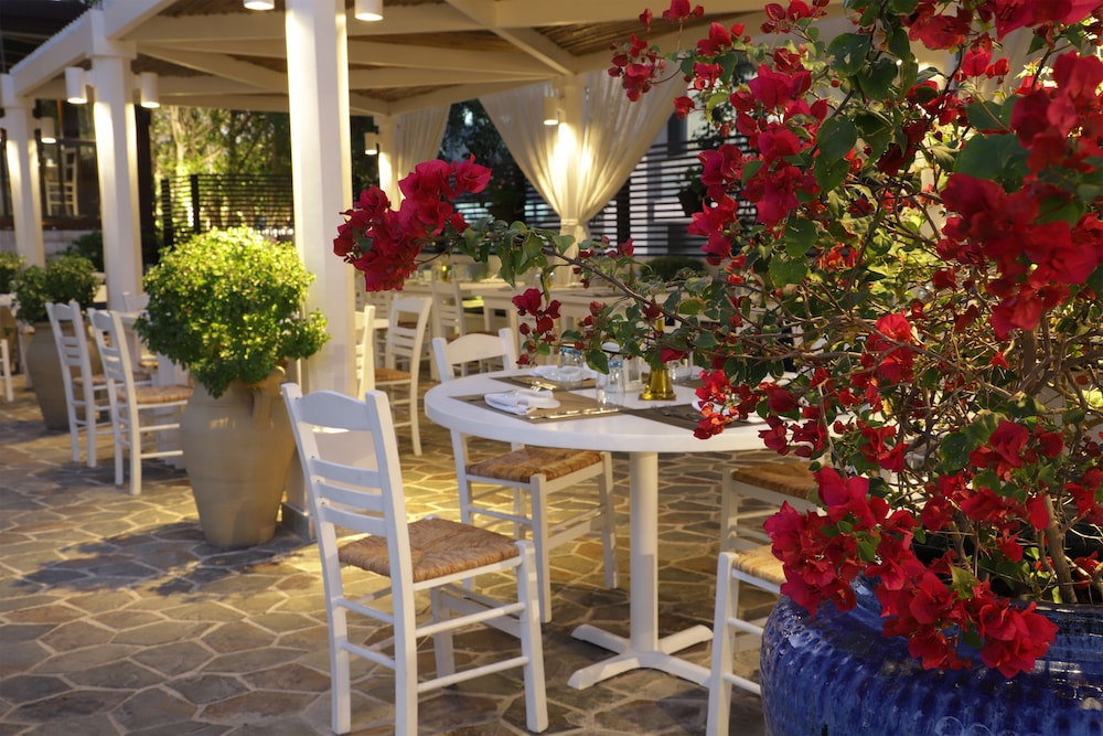 Majestic City Retreat Hotel — Restaurant & bars in Dubai