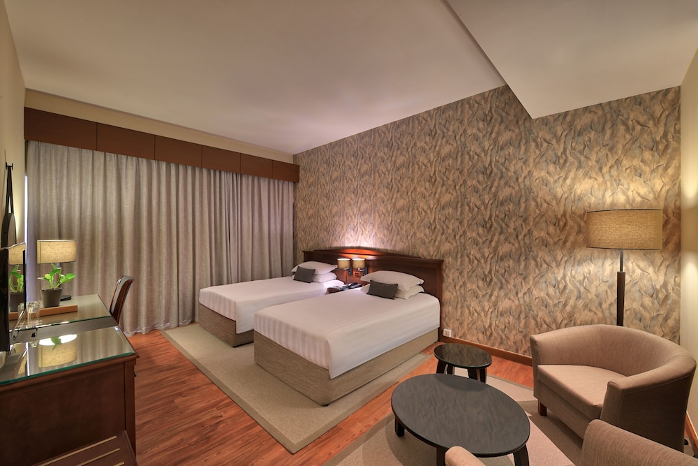 Majestic City Retreat Hotel — Hotel rooms in Dubai