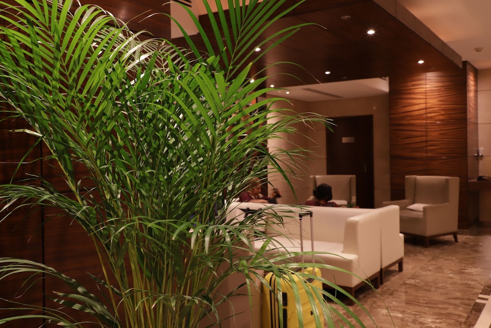 Majestic City Retreat Hotel — Hotel building in Dubai