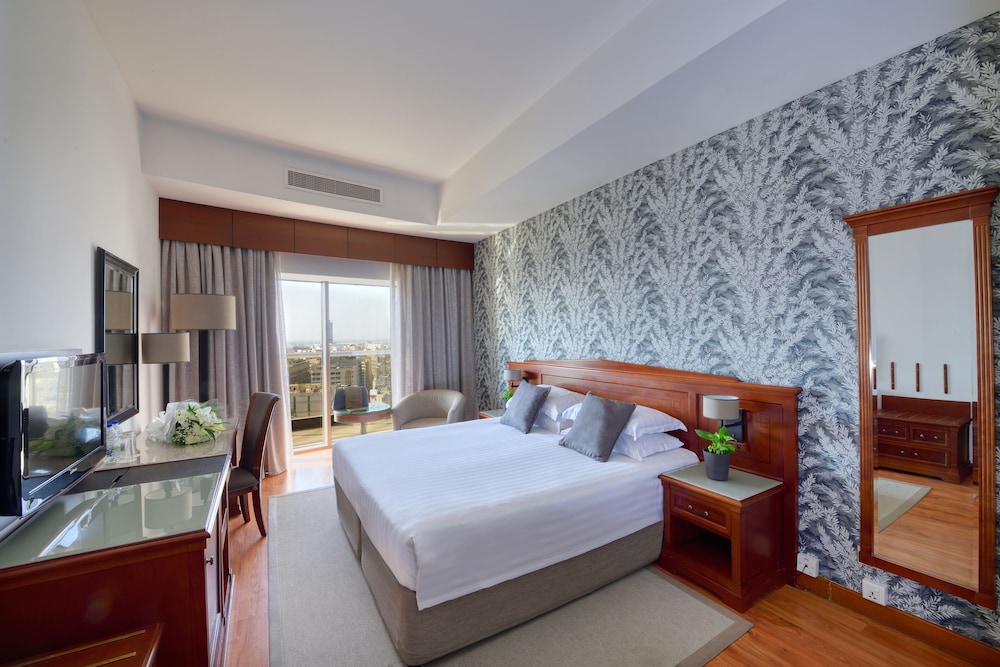 Majestic City Retreat Hotel — Hotel rooms in Dubai