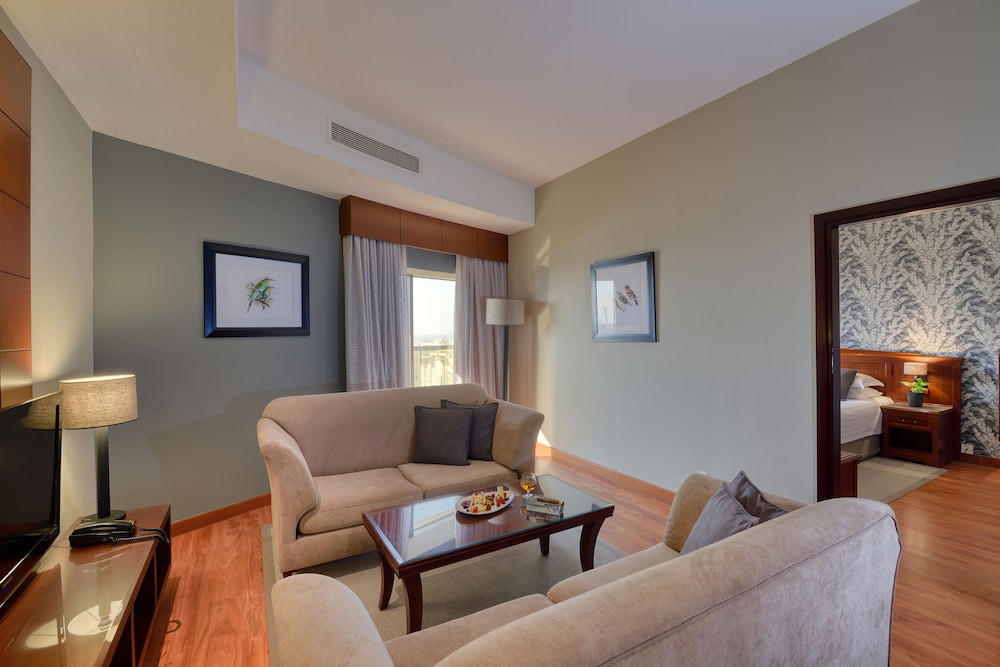 Majestic City Retreat Hotel — Hotel rooms in Dubai