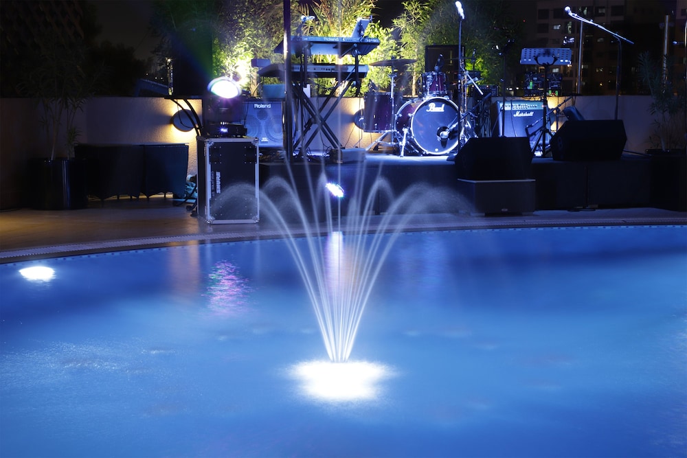 Majestic City Retreat Hotel — Swimming pool in Dubai