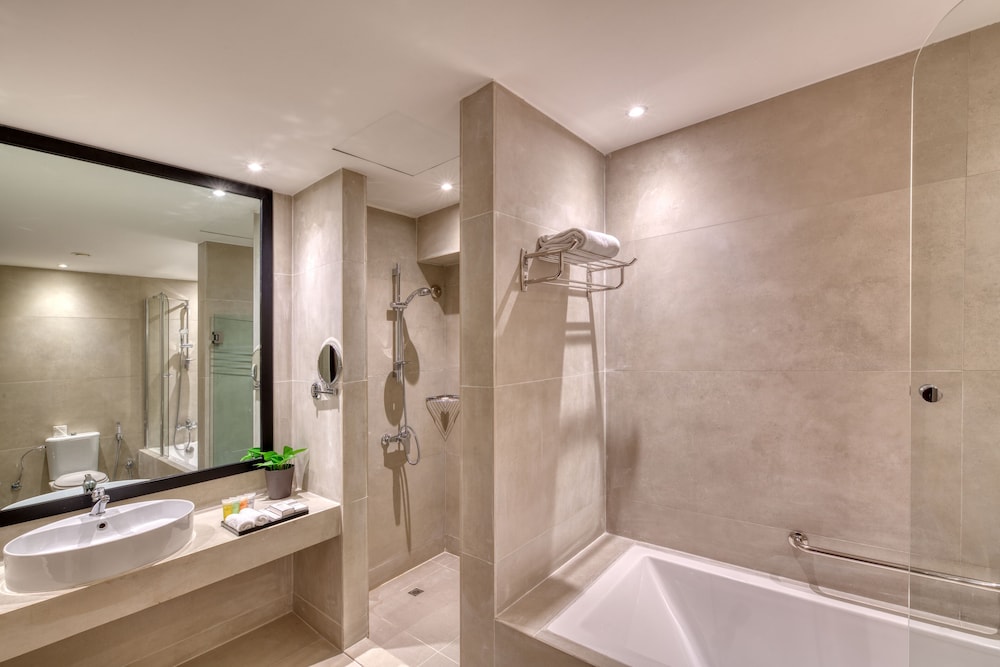 Majestic City Retreat Hotel — Hotel rooms in Dubai