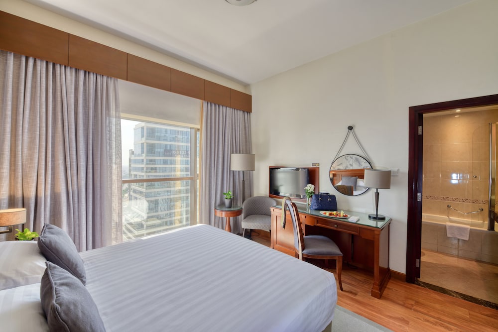 Majestic City Retreat Hotel — Hotel rooms in Dubai