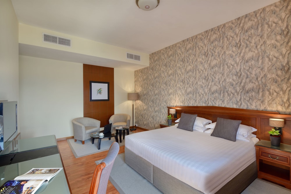 Majestic City Retreat Hotel — Hotel rooms in Dubai