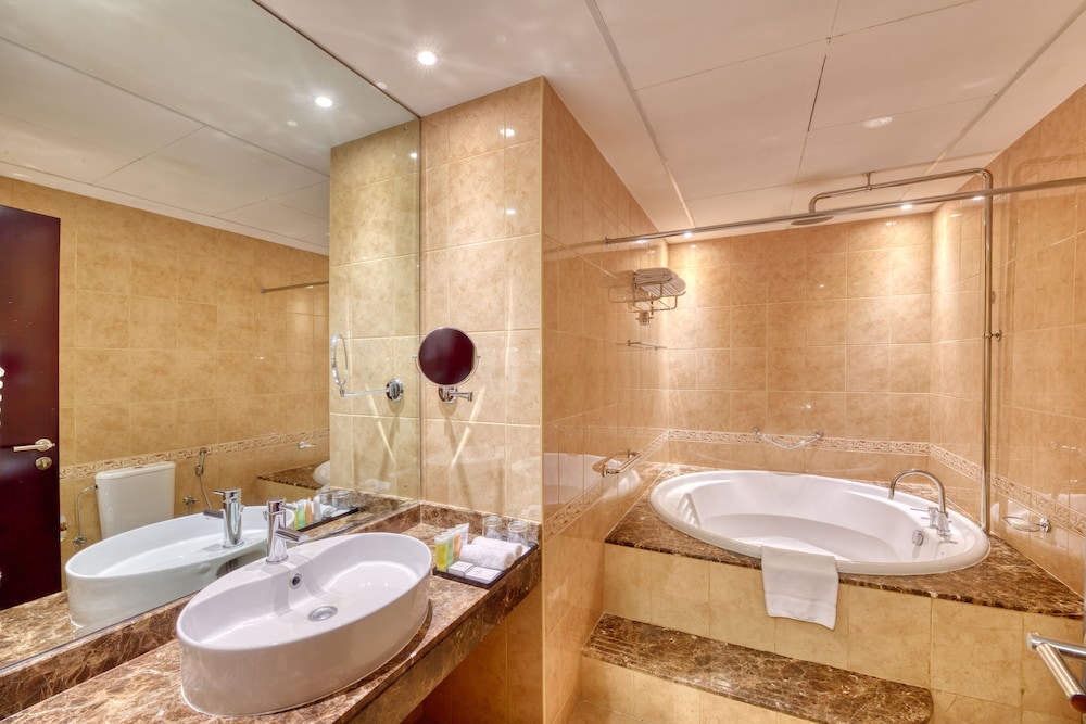 Majestic City Retreat Hotel — Hotel rooms in Dubai