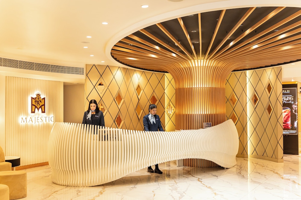 Majestic City Retreat Hotel — Hotel building in Dubai