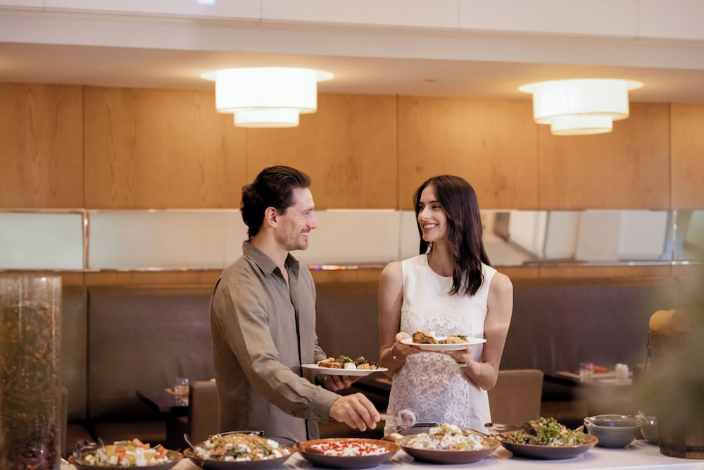 Radisson Blu Hotel, Dubai Barsha Heights — Restaurant & bars in Dubai