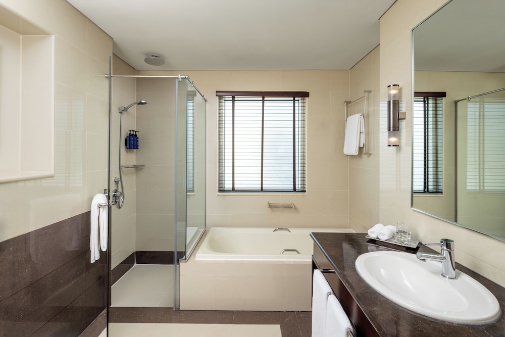 Radisson Blu Hotel, Dubai Barsha Heights — Hotel rooms in Dubai
