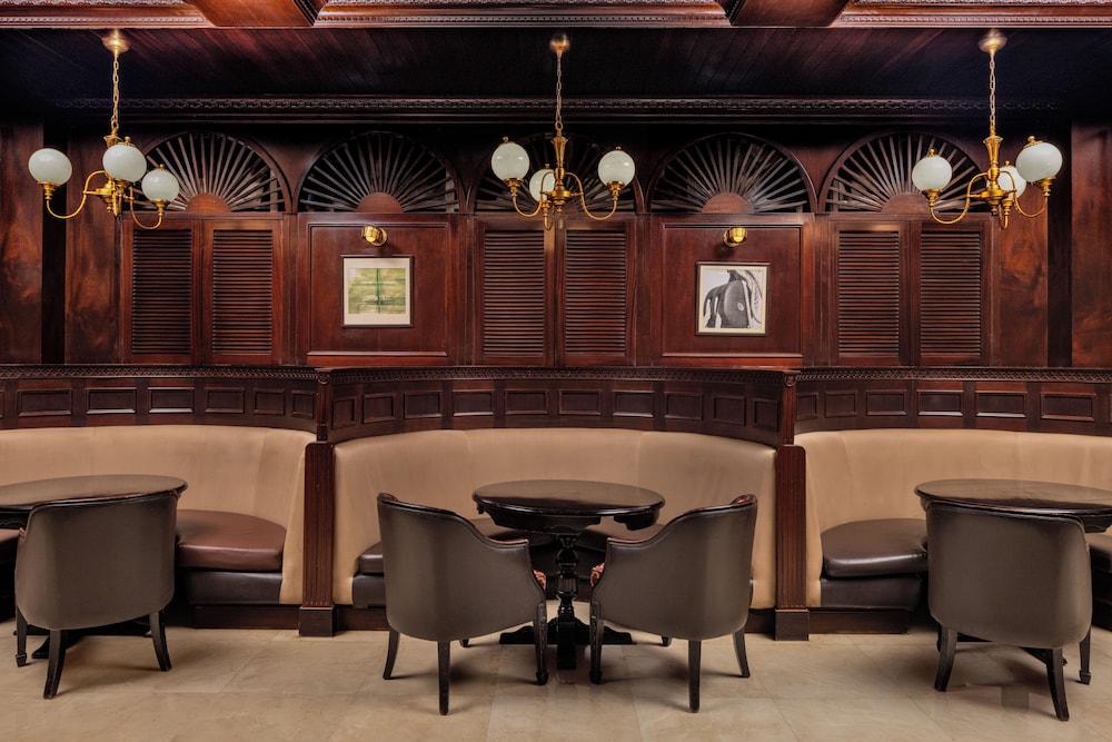 Radisson Blu Hotel, Dubai Barsha Heights — Restaurant & bars in Dubai