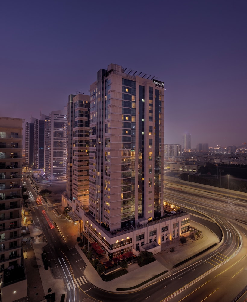 Radisson Blu Hotel, Dubai Barsha Heights — Hotel building in Dubai