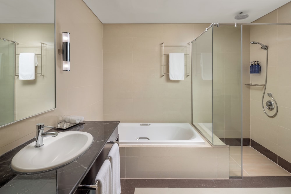 Radisson Blu Hotel, Dubai Barsha Heights — Hotel rooms in Dubai