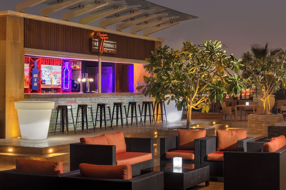 Radisson Blu Hotel, Dubai Barsha Heights — Restaurant & bars in Dubai
