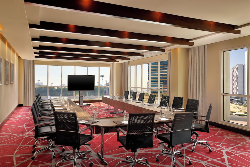 Radisson Blu Hotel, Dubai Barsha Heights — Restaurant & bars in Dubai