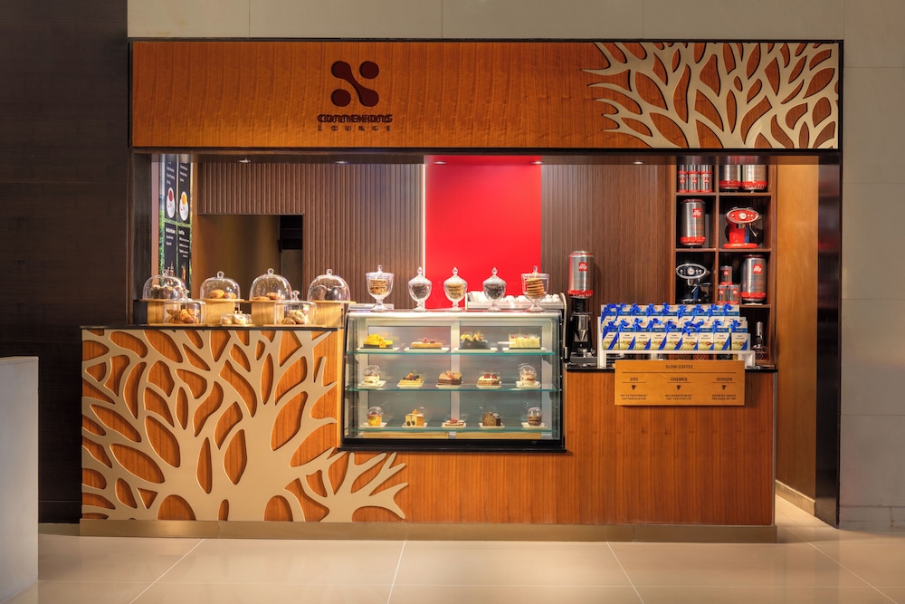Radisson Blu Hotel, Dubai Barsha Heights — Restaurant & bars in Dubai
