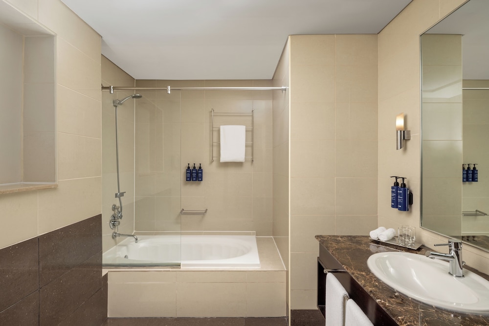 Radisson Blu Hotel, Dubai Barsha Heights — Hotel rooms in Dubai
